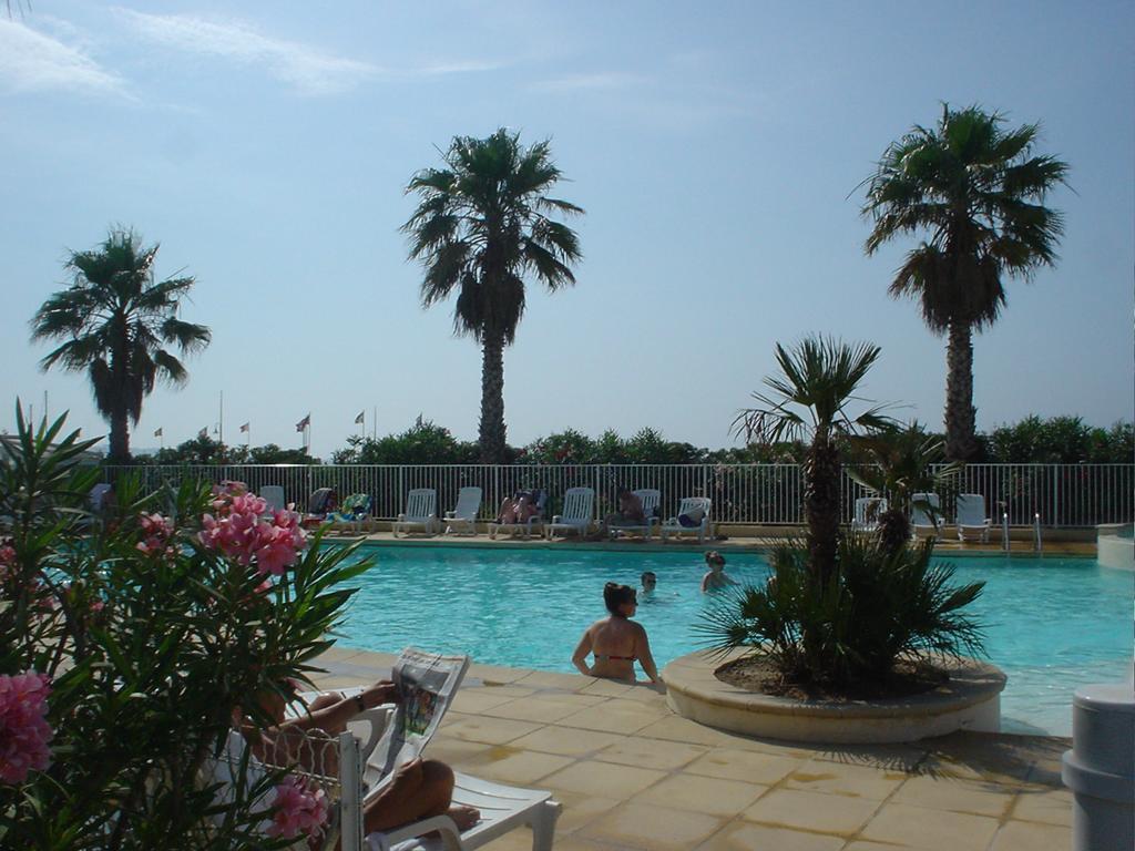 Apartment Hirondelle Port Fréjus Buitenkant foto