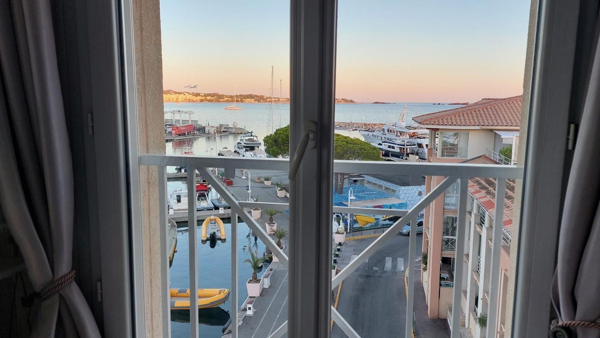 Apartment Hirondelle Port Fréjus Buitenkant foto