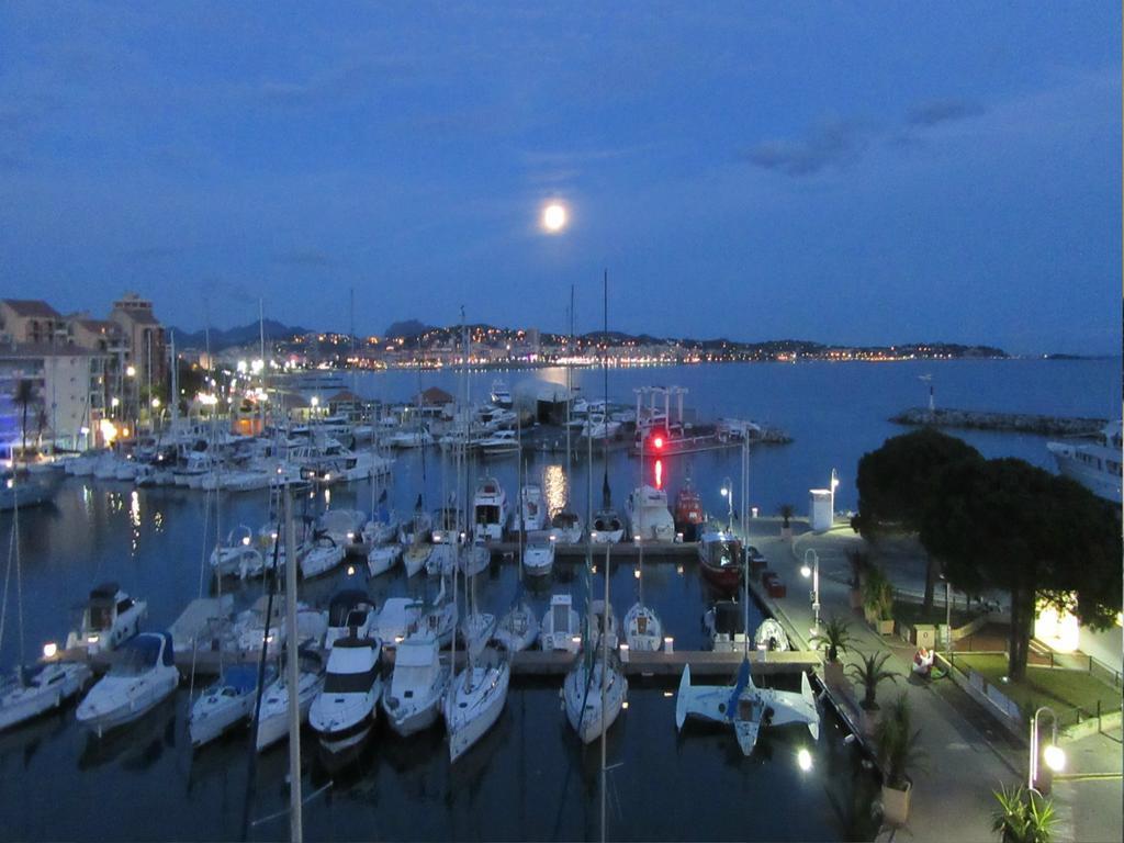 Apartment Hirondelle Port Fréjus Buitenkant foto